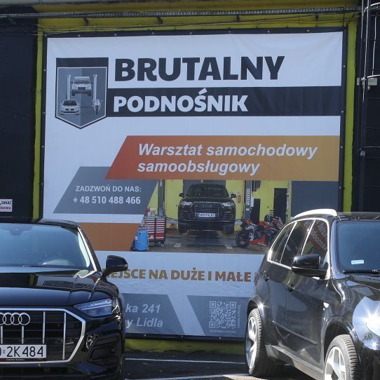 Brutalny Podnośnik, Grabiszyńska 241, 53-234, Wrocław, Fabryczna