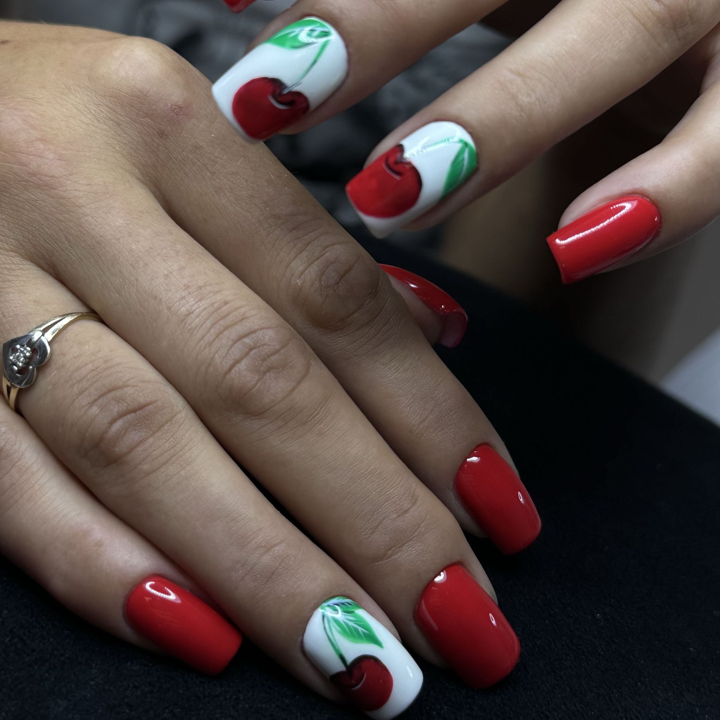 Salon „Nika Nail”, Turmoncka 16, Piwnica Z Tyłu Budynku, 03-254, Warszawa, Targówek