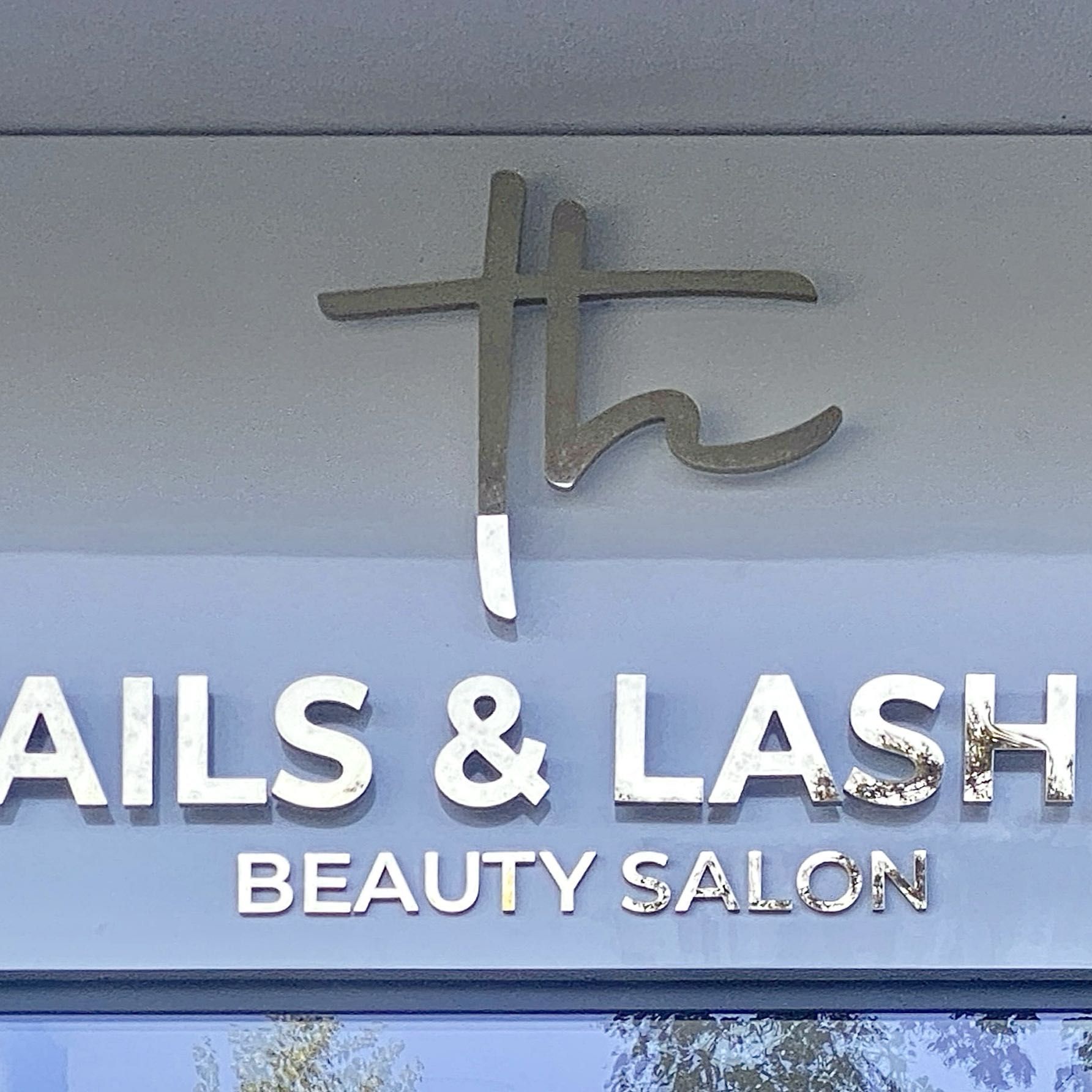 TH Nails & Lashes Beauty Salon, Żupnicza 18, U6, 03-821, Warszawa, Praga-Południe