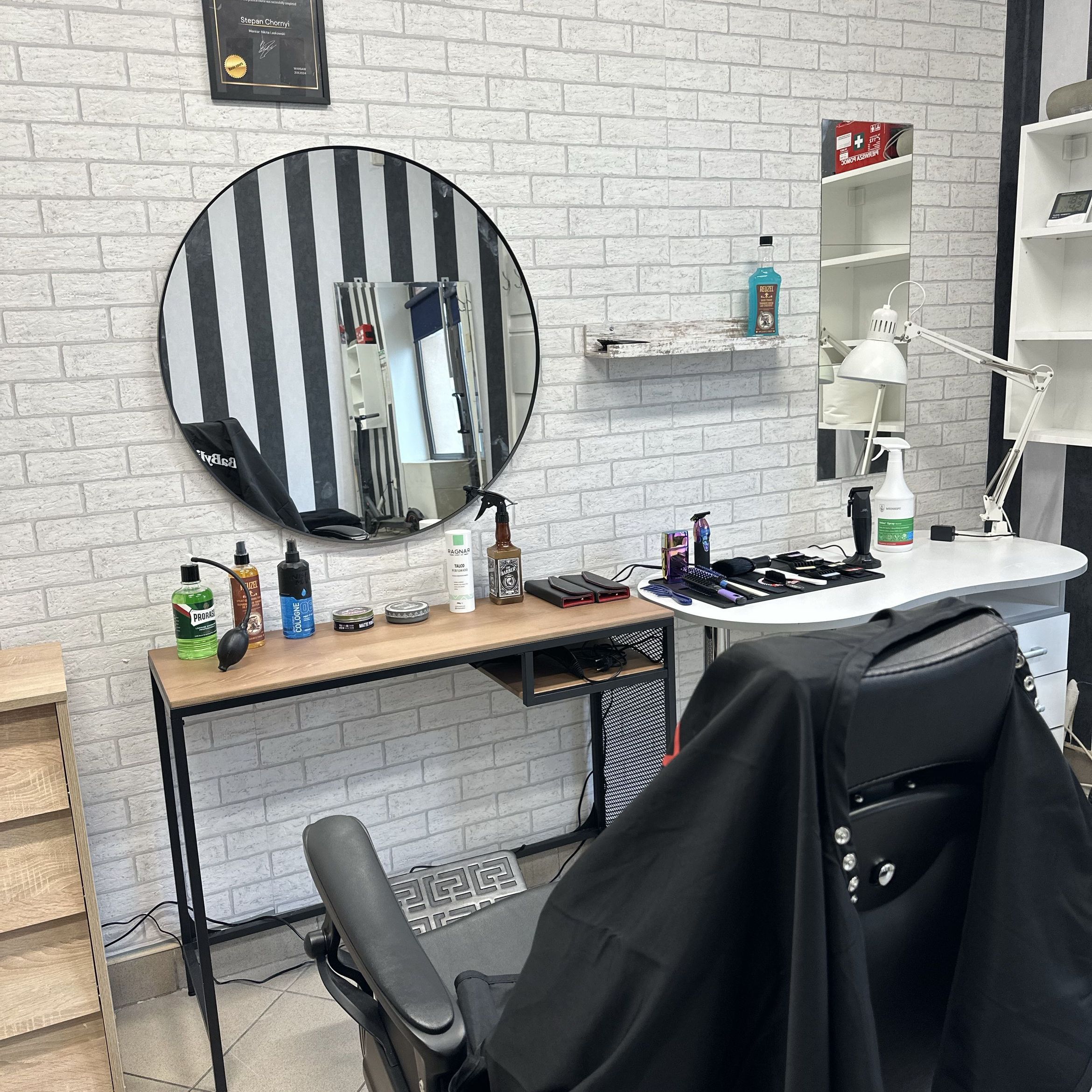 Lux Barber Shop & Kosmetologia Męska, Warszawska 22, 96-320, Mszczonów