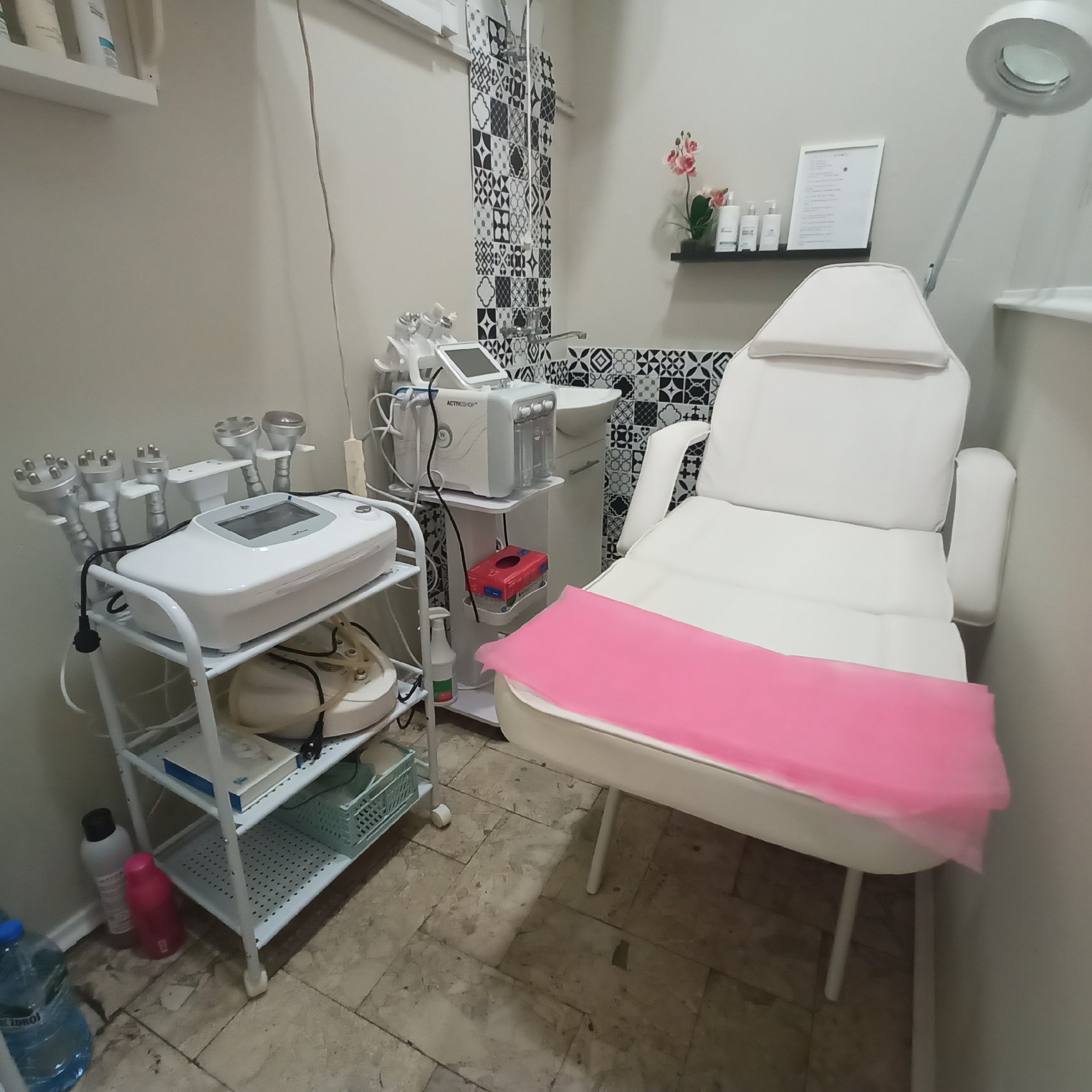 Wykonuje Zabiegi Na Twarz I Ciało Ujedrnianie Odchudzanie Lifting Nawilżanie Oczyszczanie Pedicure, Górna Wilda 82, 61-564, Poznań, Wilda