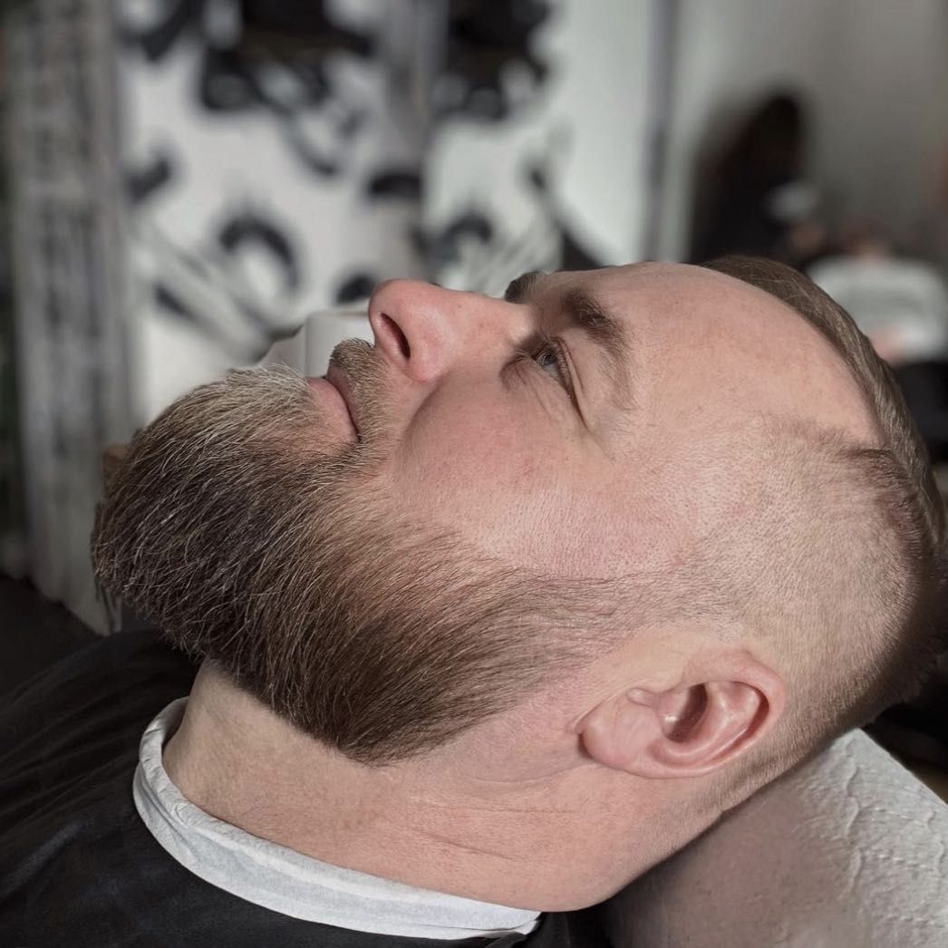 Portfolio usługi Strzyżenie brody(z goleniem)/Beard trim with shave