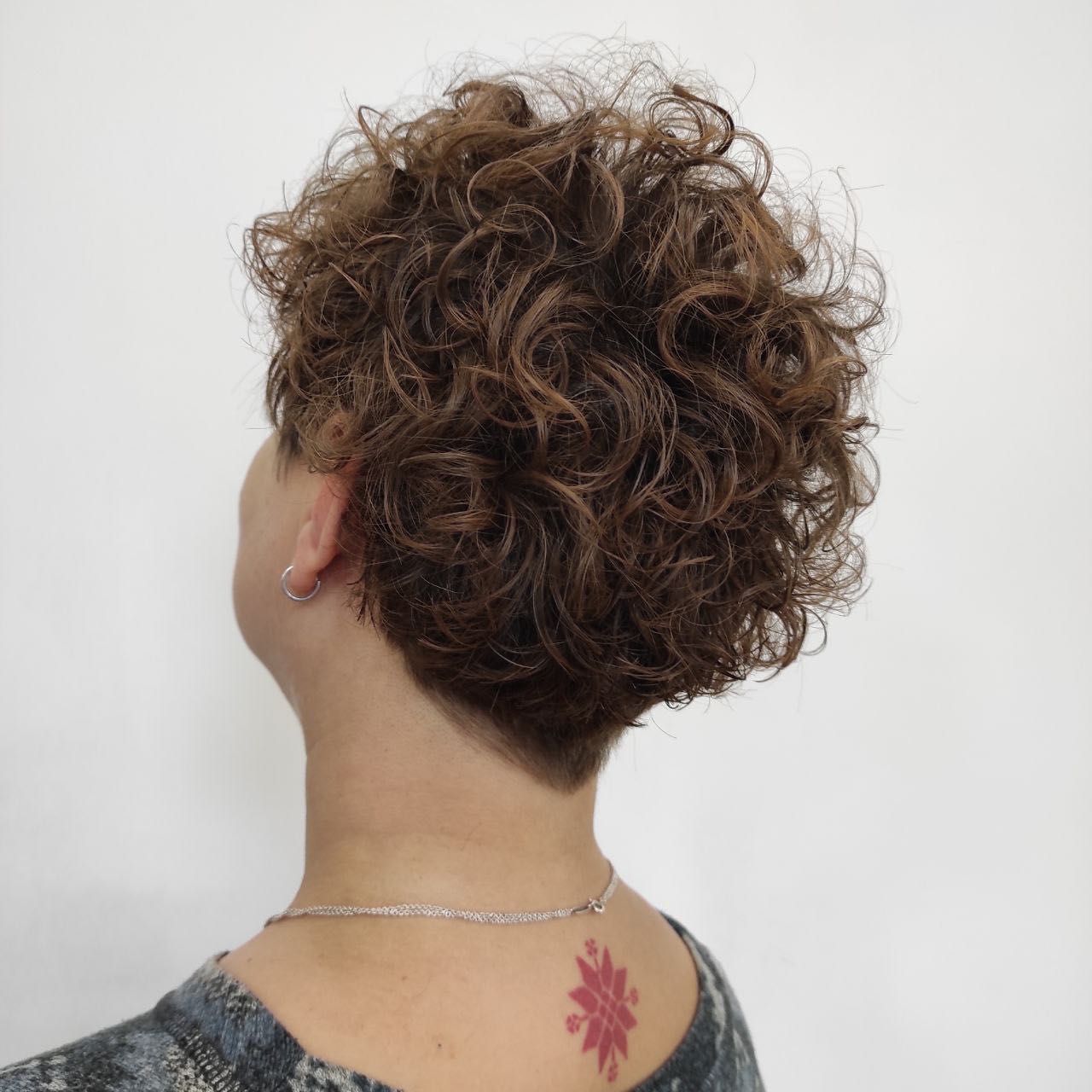 Portfolio usługi Trwała ondulacja włosy krótkie Concept/Sinergy