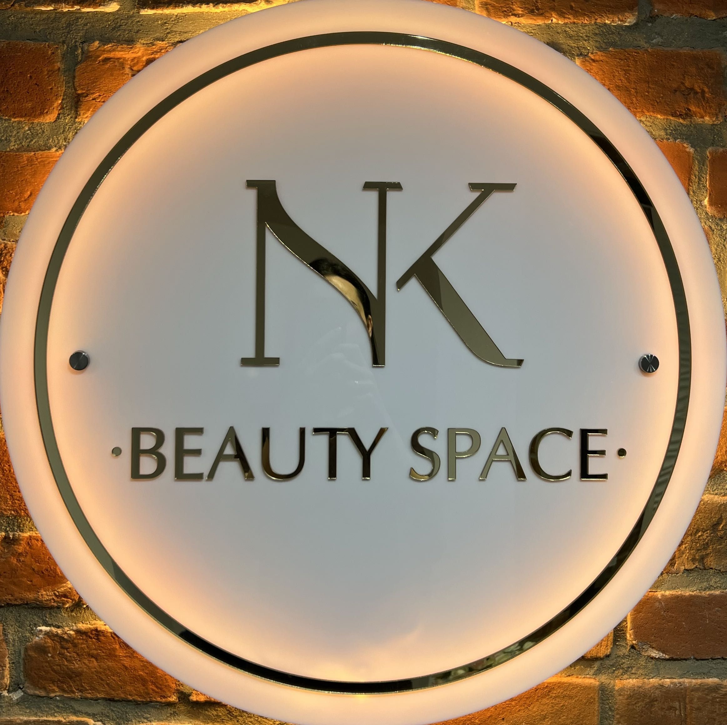 NK Beauty Space, ulica Stawowa, 9, Fryzjerskie studio „U Doroty”, 50-018, Wrocław