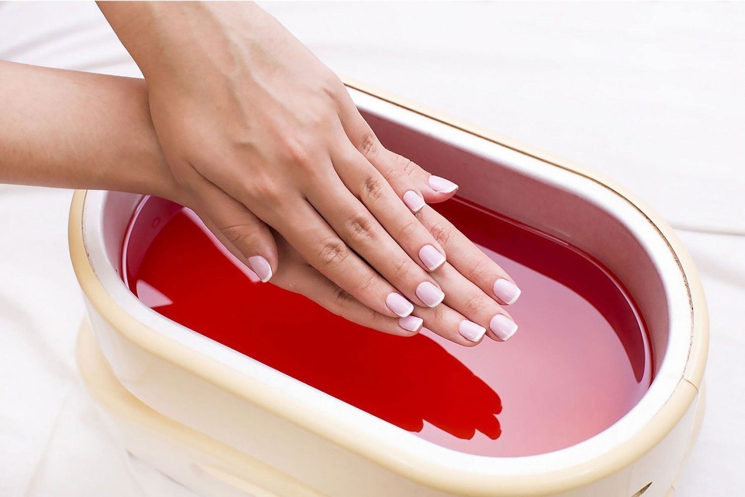 Portfolio usługi Kąpiel parafinowa dłoni z peelingiem i masażem