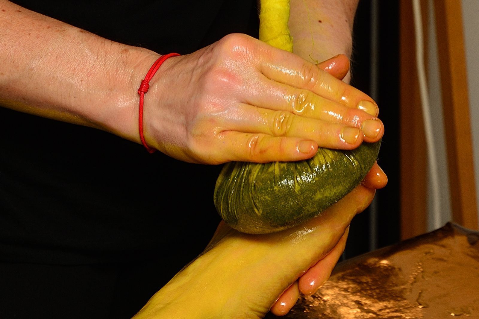 Portfolio usługi Masaż Kizhi - masaż stemplami ziołowymi