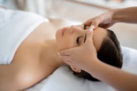 Portfolio usługi Relaksacyjny masaż głowy, szyi i dekoltu