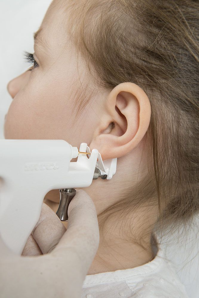 Portfolio usługi Przekłuwanie uszu kolczyki ze stali chirurgicznej