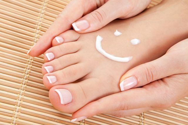 Portfolio usługi zabieg PEELINGUJĄCY stopy z masażem
