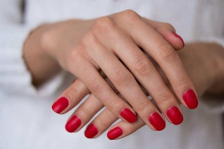 What services do manicure bars provide?